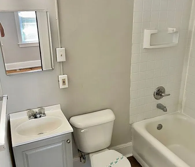 261 Lyndhurst Pl #202 — Photo 9