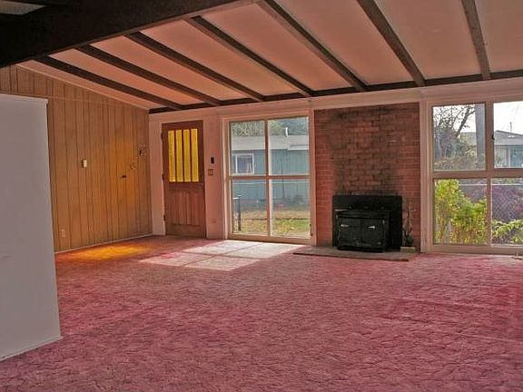 5th image of 4735 Anderson Ln