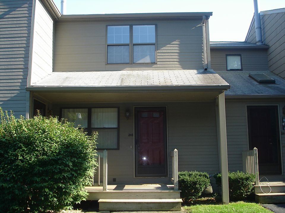 1st image of 203 Pinewood Dr #203