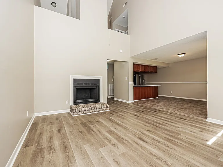 110 Bland Dr — Photo 5