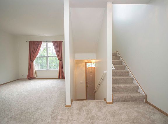 3rd image of 972 Ellsworth Dr