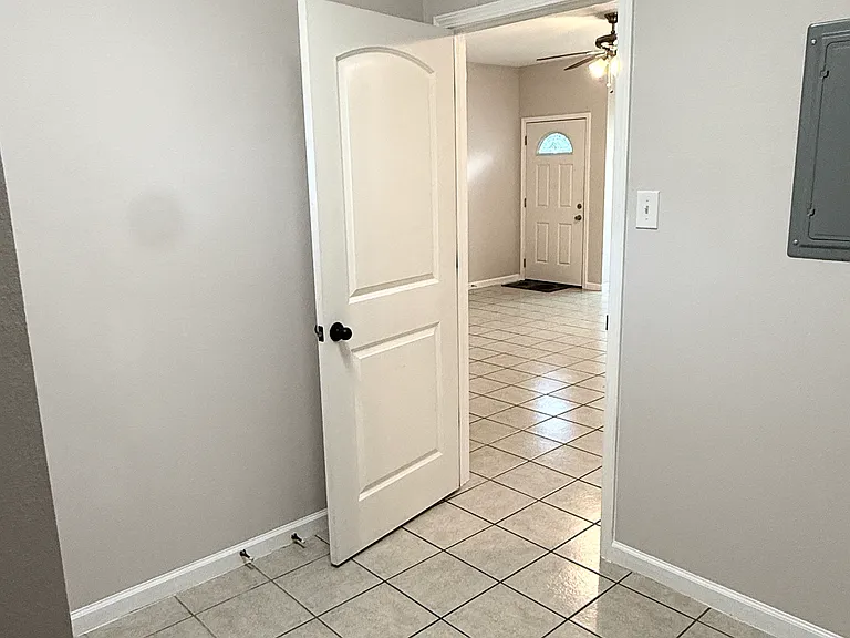 3925 Clematis St — Photo 7