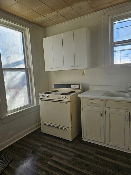 1st image of 106 S 6th St #1