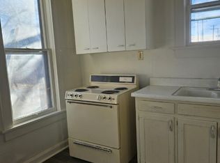 106 S 6th St #1, Fairfield, IA