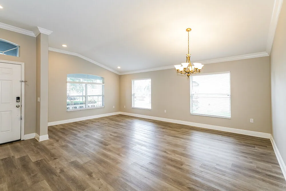 4 bed, 2.0 bath, 2061 sqft, $2,460 — Photo 4