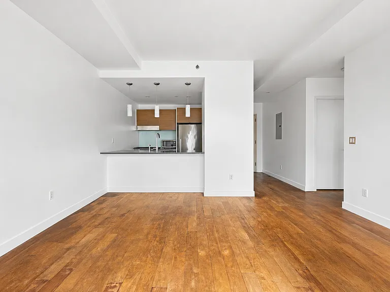 1063 Jackson Ave #7C — Photo 3