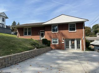114 Beverly St, Kingwood, WV