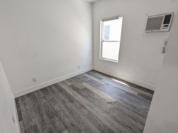 3rd image of 1848 S Sycamore Ave #2