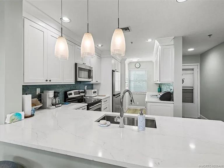 6082 SE Landing Way #7 — Photo 10