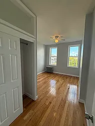 89 Verona Street, #4L