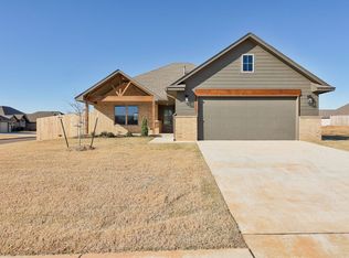 200 Camellia Cir, Noble, OK 73068