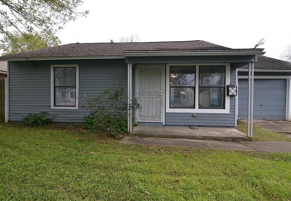 1st image of 810 Longley St