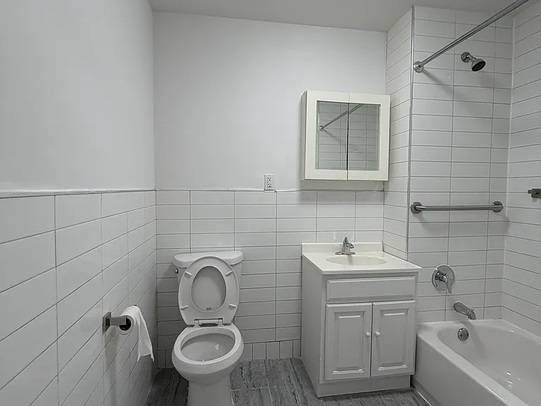2278 Bronx Park E #8C — Photo 11