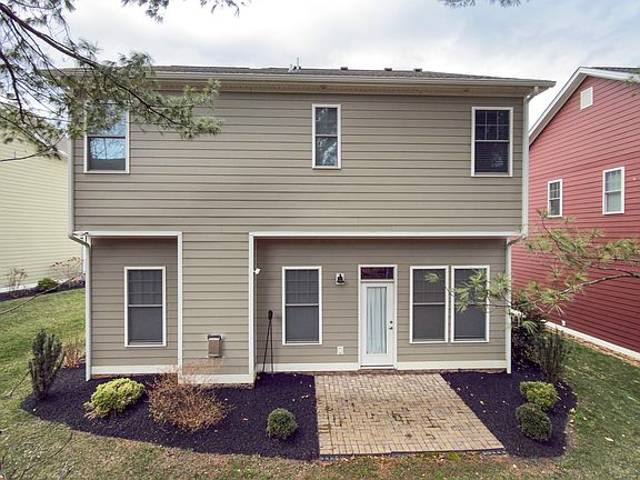 5th image of 47 Chamberlain Loop