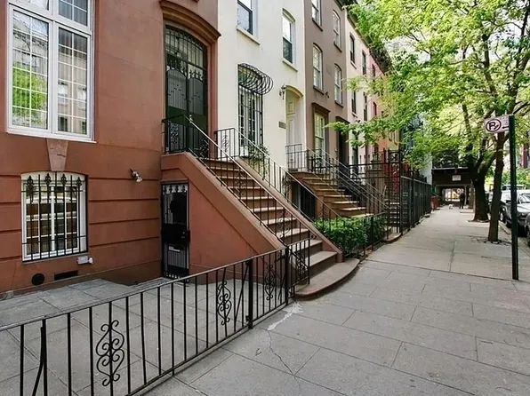 220 East 30th Street image 1 of 13