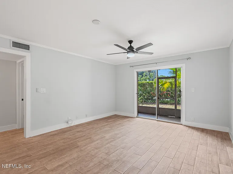 22 Comares Ave #4A — Photo 8