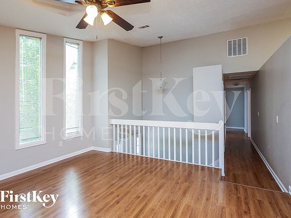 4th image of 1424 Brookcrest St
