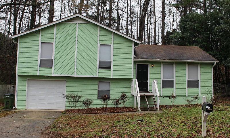 1st image of 2591 Linnwood Dr SE