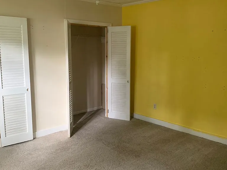 43 Berry Ave — Photo 8