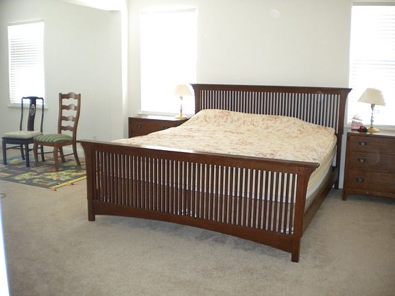 5th image of 3354 Keats Ave