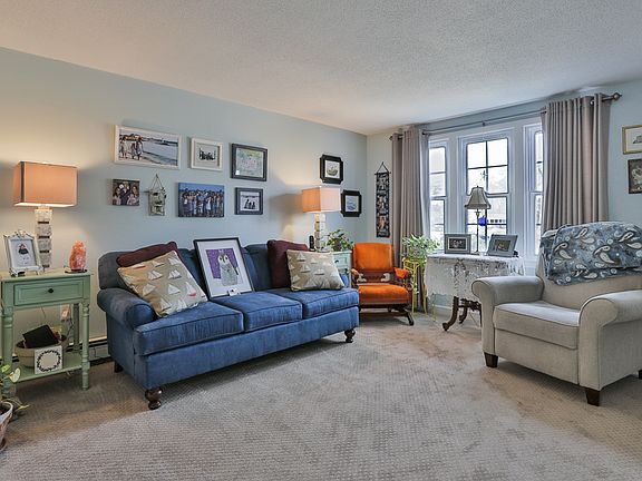 4th image of 9 Foxtail Ln APT 05