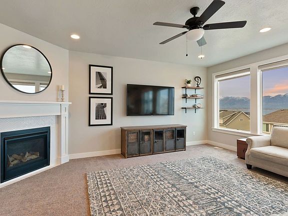 3rd image of 2852 S Kollman Ln