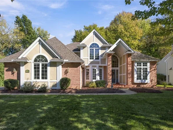 517 Rockwood Ct, Avon Lake, OH 44012