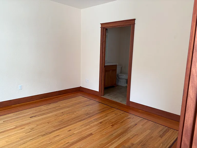 254 B St — Photo 11