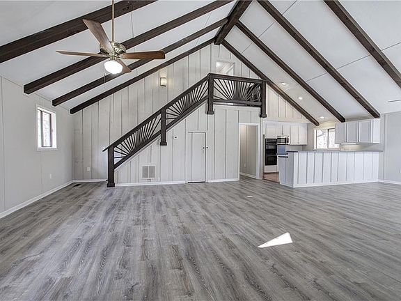 4th image of 30 Tamarack Ct