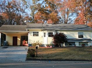 317 E Fernhill Ln, Oak Ridge, TN 37830