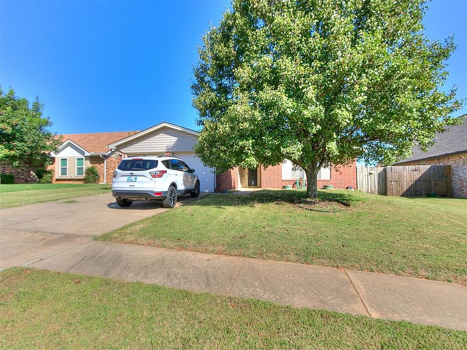 1st image of 2305 Leaf Dr