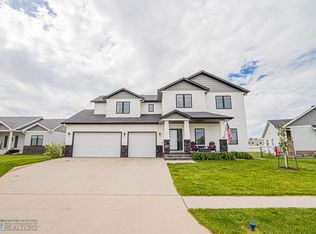 434 Sequoia Dr, Mapleton, ND 58059
