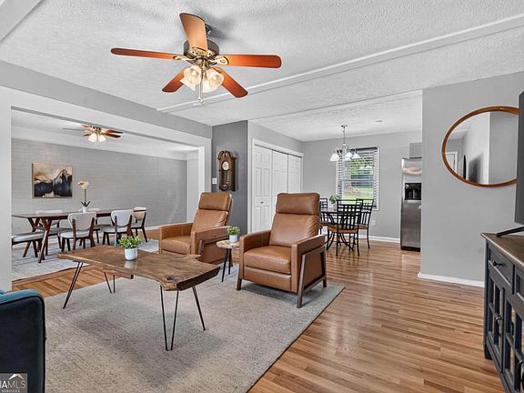 4th image of 2397 Sherwood Pl SW