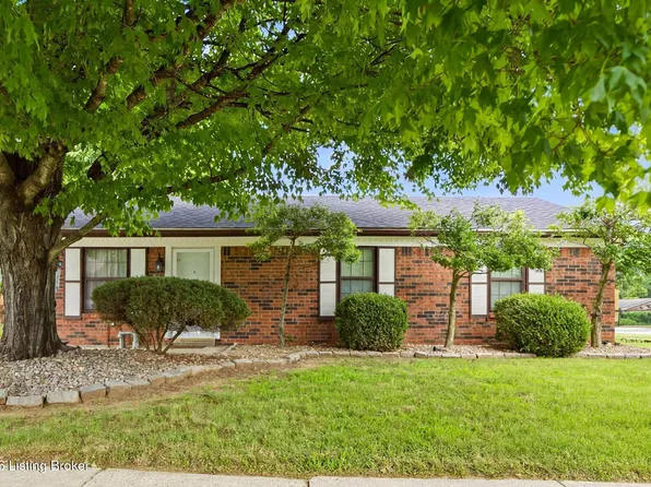 6017 Crossbeak Ct, Louisville, KY 40229