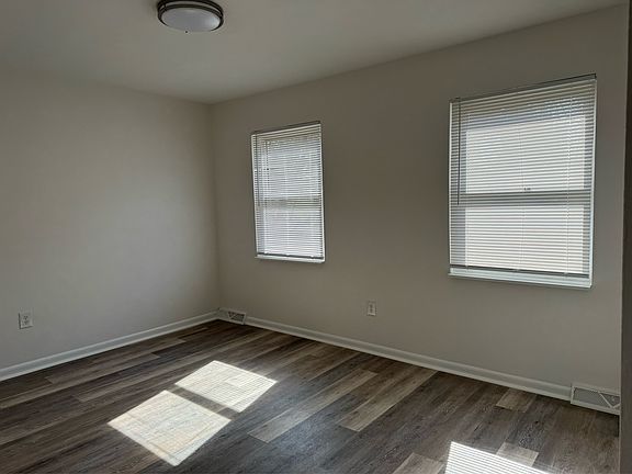 4th image of 613 2nd St APT 12