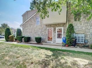 87 Farnham Sq, Parlin, NJ 08859