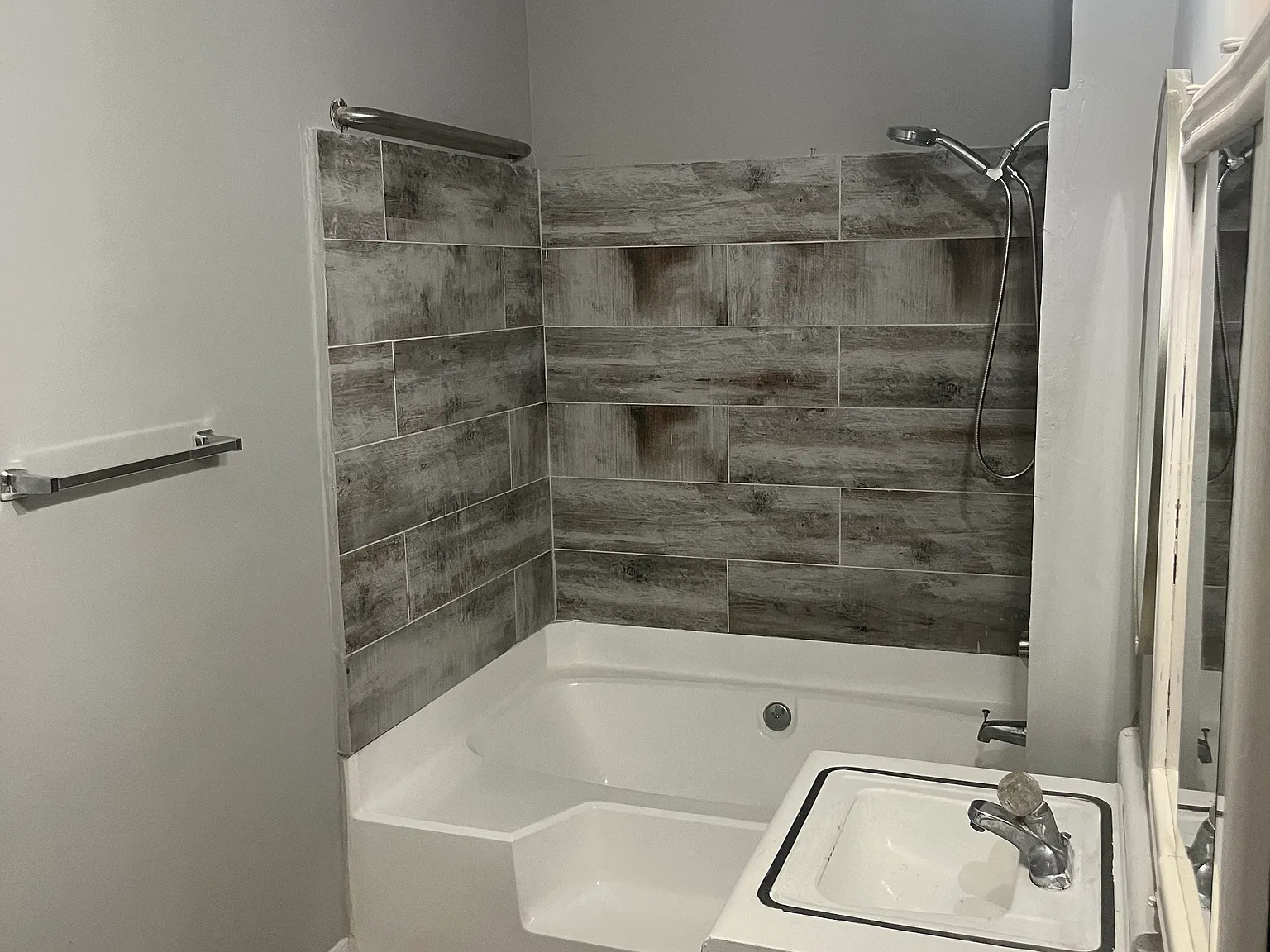 2 bed, 832 sqft, $1,249 — Photo 2