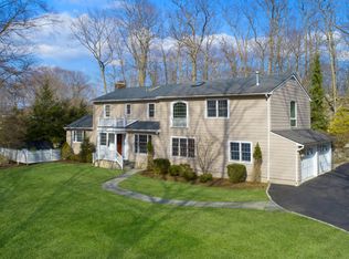 23 Frontier Rd, Cos Cob, CT 06807