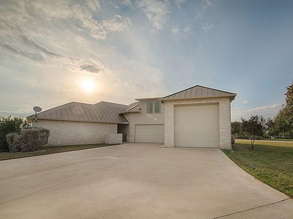 3rd image of 1600 Legends Pkwy