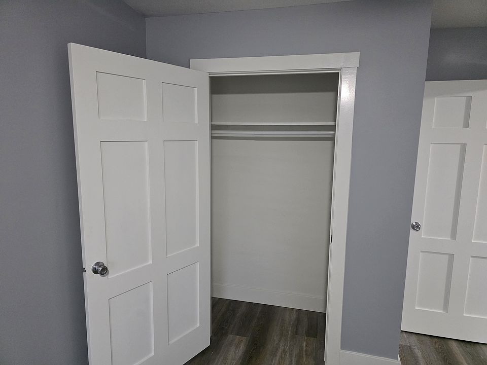 Bed room closet