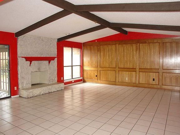 4th image of 2209 Meacham Ct