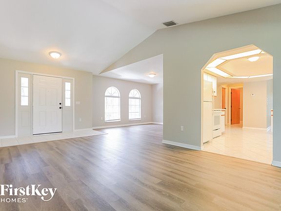 3rd image of 15208 Buswell Ave