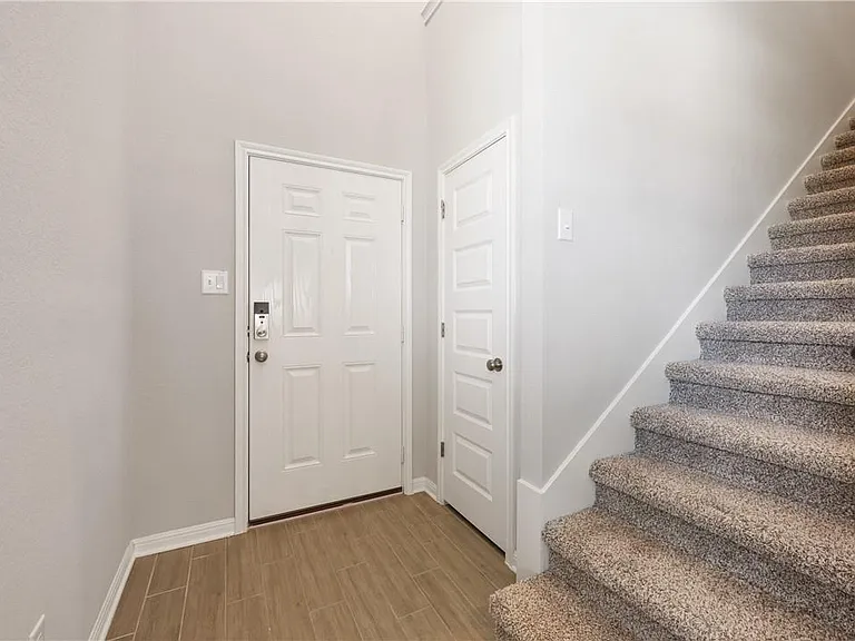 100 Drifter Ln — Photo 4