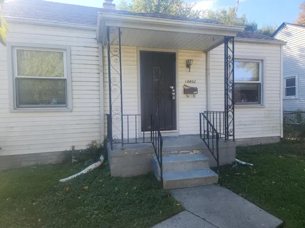 18802 Woodcrest St, Harper Woods, MI 48225