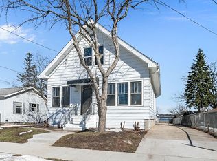 1018 Arthur Ave, Oshkosh, WI 54902
