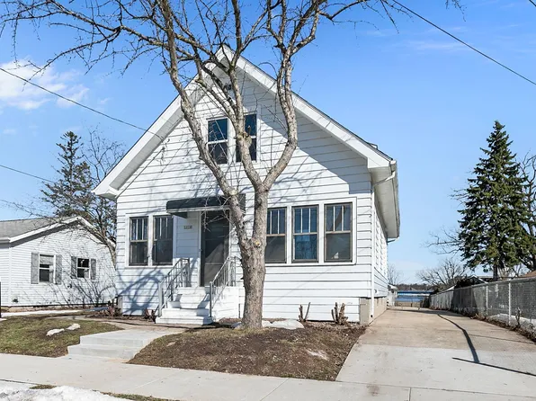 1018 Arthur Ave, Oshkosh, WI 54902