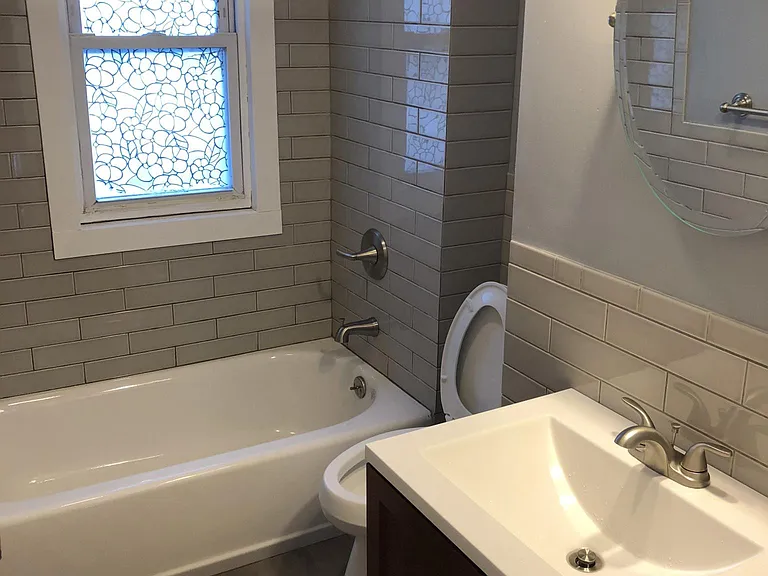 19 Duane Ave — Photo 11