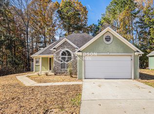 169 Saint Charles Dr, Helena, AL 35080