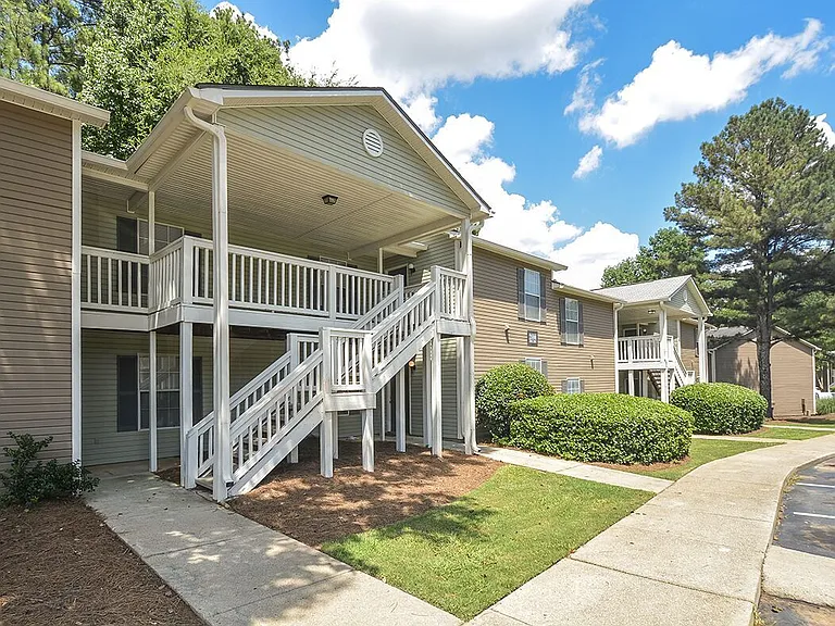 Brooks Crossing Apartments — Photo 39