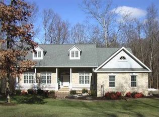 229 Farmington Dr, Staunton, VA 24401